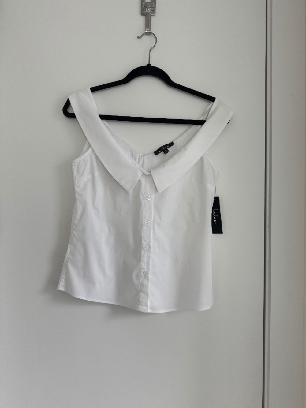 Lulu's White Collared Top, Deep V-Neck Size Med
